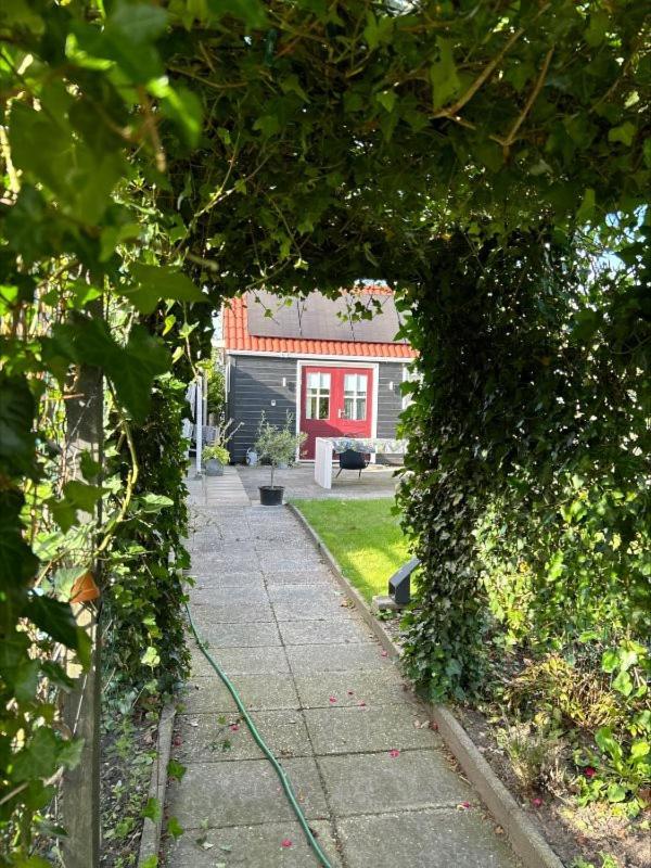 Bed En Brochje De Oase Bed & Breakfast Sweagerbosk Exterior photo